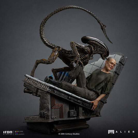 Alien 3: Ellen Ripley & Dog Alien – Iron Studios (1/10 Scale Statue)